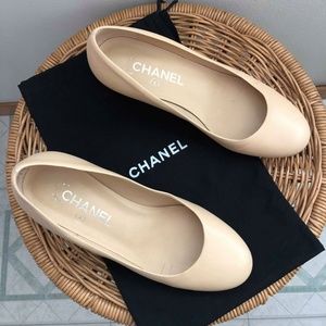 Chanel Beige Leather Pump, Round Toe, Block Heel